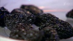 Продукты-защитники. Чернослив. Жить здорово! Фрагмент выпуска от 21.03.2016