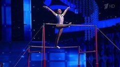 Дарья Екамасова. Выступление на брусьях. Без страховки. Фрагмент выпуска от 09.04.2016