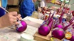 Как делают елочные игрушки. Доброе утро. Фрагмент выпуска от 19.12.2017