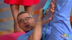 Упражнения для коленей и поясницы. Жить здорово! Фрагмент выпуска от 05.12.2016