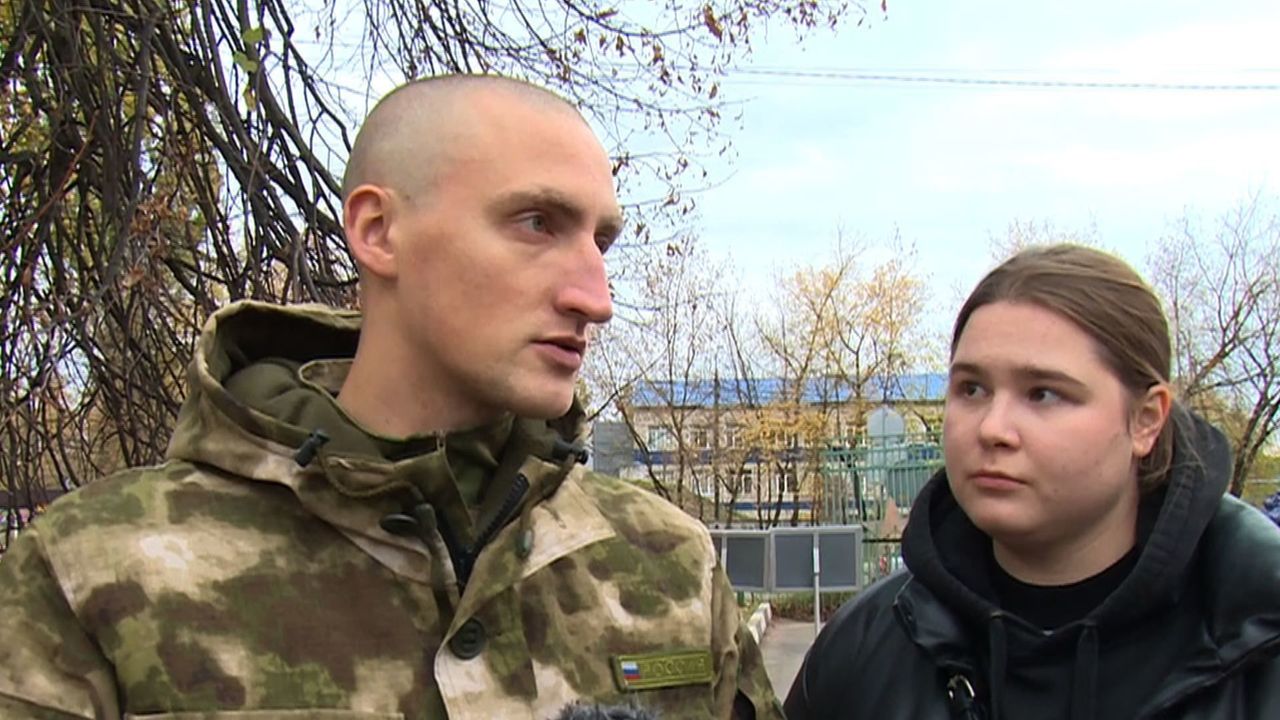 <p>Павел Устинов</p>