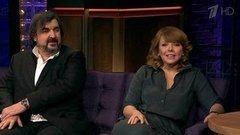 Журналистка, продюсер проекта «Чехов жив» Фекла Толстая и ректор Школы-студии МХАТ Игорь Золотовицкий. Вечерний Ургант. Фрагмент выпуска от 17.09.2015