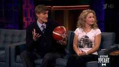 Актриса Юлия Пересильд и баскетболист Андрей Кириленко. Вечерний Ургант. Фрагмент выпуска от 29.11.2016