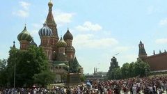 На Красной площади в Москве собираются тысячи болельщиков