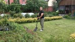 Дмитрий Талабуев точит лопату. Доброе утро. Фрагмент выпуска от 15.08.2016