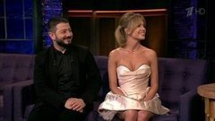 Певица Глюкоза и актер, шоумен Михаил Галустян. Вечерний Ургант. Фрагмент выпуска от 13.11.2015