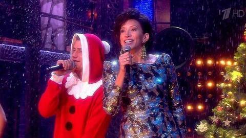 «Короли фанеры» — «Jingle bells». Новогодняя ночь на Первом. Выпуск от 01.01.2018
