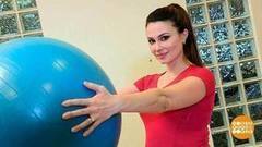 Ольга Ушакова разминается. Доброе утро. Фрагмент выпуска от 28.02.2018