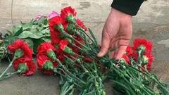 Люди по всей России скорбят вместе с родными и близкими жертв пожара в Кемерове