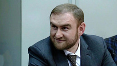 На неделе сенатора от Карачаево-Черкесии Рауфа Арашукова задержали прямо в зале заседаний Совета Федерации. Толстой. Воскресенье. Фрагмент выпуска от 03.02.2019