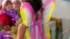 Нарядное платье для девочки своими руками. Жить здорово! Фрагмент выпуска от 25.12.2015