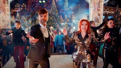 Анастасия Спиридонова и Александр Панайотов — «Radio Ga Ga». Новогодняя ночь на Первом. Выпуск от 01.01.2018