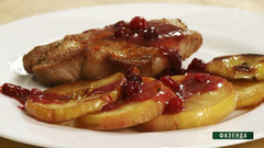Свиные отбивные с яблоками и клюквой. Фазенда. Фрагмент выпуска от 25.12.2016