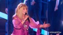 Алла Пугачева — «Птица певчая». День Аллы Пугачевой на Международном музыкальном фестивале «Жара». Фрагмент выпуска от 10.09.2017