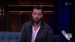 Певец Денис Клявер. Вечерний Ургант. Фрагмент выпуска от 01.10.2018