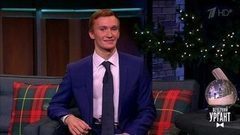 Синхронист Александр Мальцев. Вечерний Ургант. Фрагмент выпуска от 20.12.2017