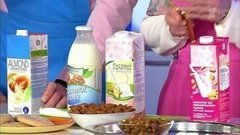 Миндальное молоко. Жить здорово! Фрагмент выпуска от 12.04.2016