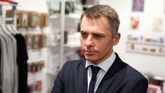 «Это драматическая история о том, как поступки людей, принимающих серьезные решения, зависят от простых человеческих ценностей», — режиссер фильма «Спящие»