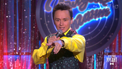 Илья Соболев читает фрагмент монолога «Разыгрывается мужик» Яна Арлазорова. Голубой Ургант. Фрагмент выпуска от 30.12.2018