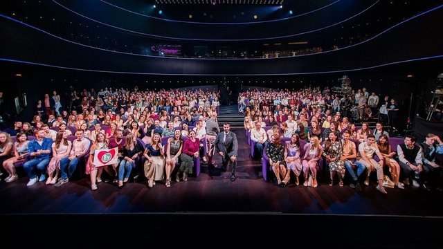<p>Фотолестница за 19 июня 2019 года. Гость студии — Валерий Гергиев.</p>