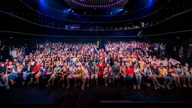 <p>Фотолестница за 19 июня 2019 года. Гости студии: Александр Розенбаум, Валерий Гергиев, «Ленинград центр».</p>