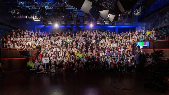 <p>Фотолестница за 27 августа 2019 года. Гость студии — Билли Айлиш</p>