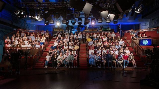 <p>Фотолестница за 10 сентября 2019 года. Гости студии: Cream soda, АГОНЬ, Полина Лазрева и Александр Лазарев</p>