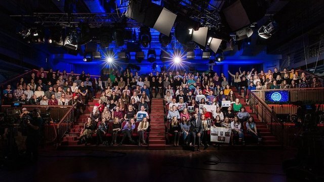 <p>Фотолестница за 10 декабря 2019 года. Гости студии: Рома Зверь, «Звери».</p>