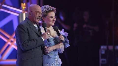 «Доктора дают огня!» — ведущие премии «Призвание» Елена Малышева и Александр Розенбаум. Призвание-2019. Премия лучшим врачам России