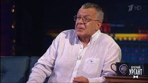 «И я ей говорю: Нинка, дай шесть долларов, ну не жмись!», — Андрей Ургант рассказывает Ивану о поездке в Париж и читает сказки. Вечерний Ургант. Фрагмент выпуска от 20.06.2019