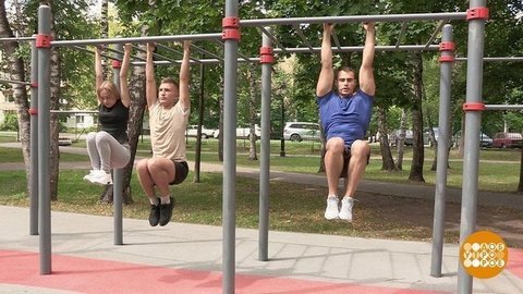 Скручивания на турнике. Доброе утро. Фрагмент выпуска от 05.08.2019