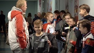 Камила Валиева, волнение и эмоции в раздевалке юношей. Контрольные прокаты, короткие программы: за кадром