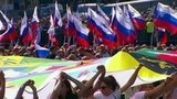 По всей стране прошли праздничные мероприятия в честь Дня государственного флага