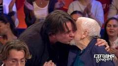 Константин Эрнст пришел в студию, чтобы лично поздравить Сергея Соловьева с юбилеем. Сегодня вечером. Фрагмент выпуска от 31.08.2019