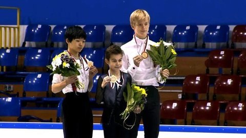 Церемония награждения. Юноши. Baltic Cup. Гран-при по фигурному катанию среди юниоров 2019/20