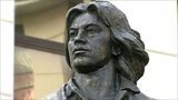 Память великого оперного певца Дмитрия Хворостовского увековечили на его родине — в Красноярске