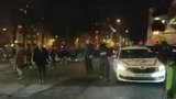 Президента Франции эвакуировали из здания театра, осажденного двумя сотнями демонстрантов