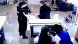 За хамскую выходку в аэропорту замглавы Минпромторга Дмитрий Овсянников исключен из «Единой России» и может лишиться должности