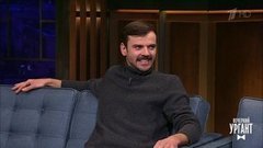 Актер Антон Лапенко о своих персонажах, усах и многодетной семье. Вечерний Ургант. Фрагмент выпуска от 10.04.2020