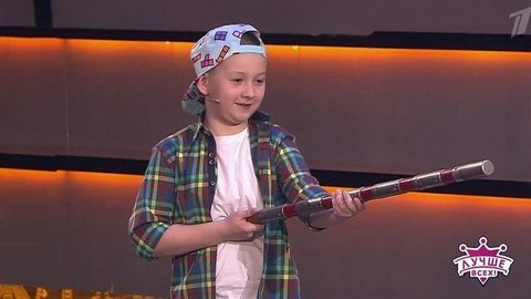 Городошный мастер Даниил Антонов. Лучше всех! Фрагмент выпуска от 19.04.2020