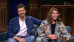 Актеры Юлия Топольницкая и Игорь Чехов о сериале «Все вместе». Вечерний Ургант. Фрагмент выпуска от 27.04.2020