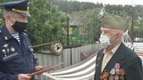 Военные устроили в Тольятти концерт у дома ветерана Великой Отечественной