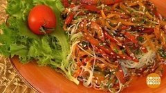 Салат со «стеклянной» лапшой. Доброе утро. Фрагмент выпуска от 18.06.2020