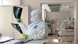 Новых случаев инфицирования коронавирусом в России уже всю неделю менее семи тысяч