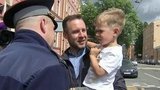 В Петербурге из больницы выписали трехлетнего мальчика, которого спасли сотрудники ГИБДД