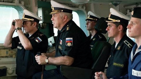 «Мы сняли семейную историю про династию военных, про три поколения». Почему нельзя пропустить сериал «Андреевский флаг»