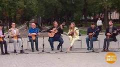 Андрей Горбачев и Гнесинский ансамбль исполнителей на балалайках. Доброе утро. Фрагмент выпуска от 11.08.2020