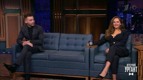 Актеры Мария Шумакова и Александр Кузнецов о спектакле «Бульба. Пир». Вечерний Ургант. Фрагмент выпуска от 16.09.2020