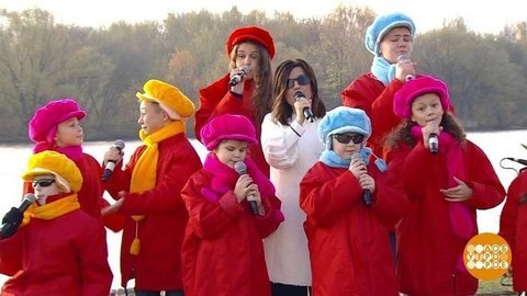 Диана Гурцкая, Софья Антюхова, Слава Ишмуков, Максим Криволапов и артисты музыкального театра «Домисолька». Доброе утро. Фрагмент выпуска от 15.10.2020