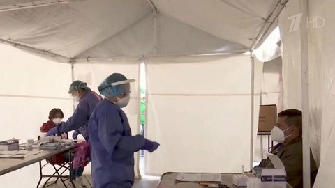 В условиях жестких ограничений мир готовится отметить Рождество и Новый год